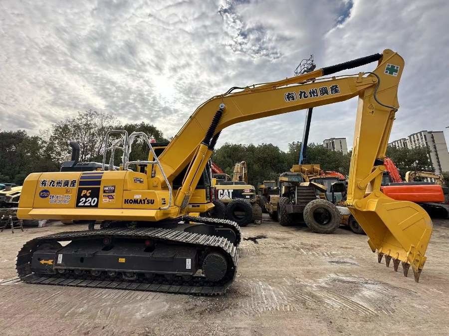 Japan Gebrauchtes Komatsu Bagger zum Verkauf Second Hand PC220-8 Jindongyu Maschinen